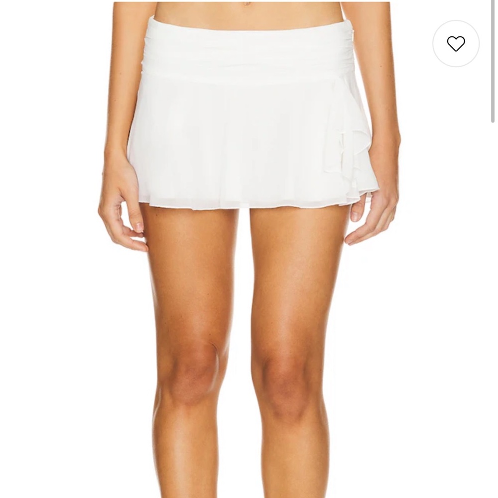 Chiffon Slit Mini Skirt in White
GUIZIO XS